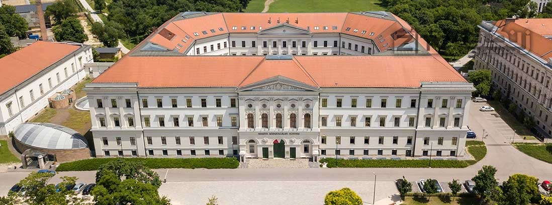 دانشگاه ملی Public Service مجارستان